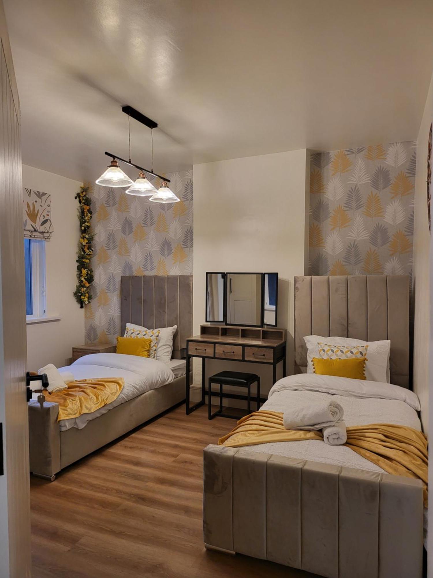 Country Style Modern Self Catering 3 Bedroom Bungalow In 黑潭 外观 照片